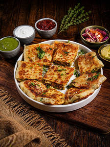 Chicken Keema Baida Roti