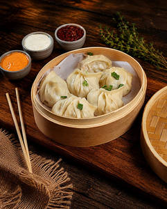 Chicken Steamed Momos [6 pieces]
