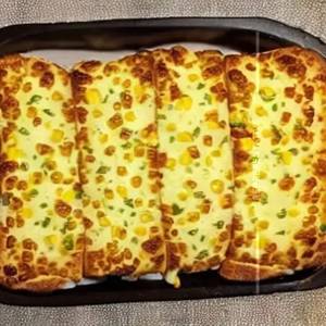 Corn & Cheese Garlic Bread