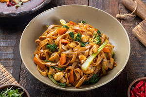Stir Fried Flat Rice Noodles - Veg (Serves 1-2)