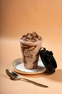 KITKAT CRUNCH MILKSHAKE