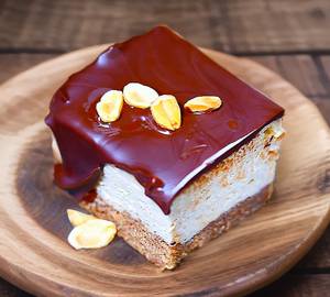 Choco Filling Hazelnut Cheesecake Square Pastry