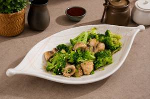 Garlic Spiked Broccoli And Mushroom