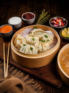 Veg Steamed Momos [6 pieces]