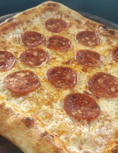 Pepperoni Chicken Pizza (sicilian)