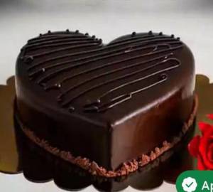 Creamy Chocolate Heart Shape Cake 1.5Lbs
