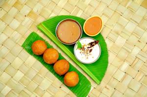Mysore Bonda [4 Pcs]