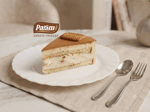 Lotus Biscoff Cake Slice