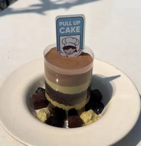 Pistachio Kunafa Pull Up
