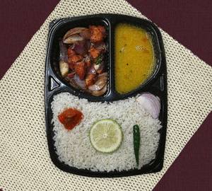 Steam Rice+ Chicken Dry Fry ( 4Pcs) + Dal/Sabji+ Pickles/Chutney+ Lemon+ Onion