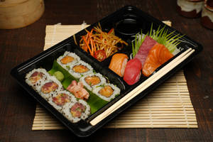 Sushi Sashimi & Maki Mono Bento Box
