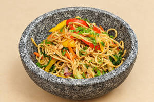 Classic Street Hakka Noodles