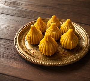 Kaju Kesar Modak
