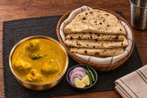 Kadhi Pakoda Roti Combo