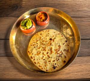 Onion paratha [2] and chutney