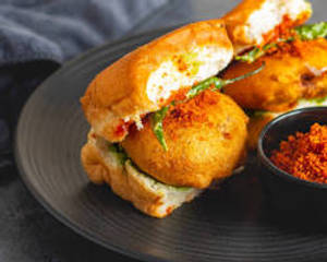 Bole To Special Vada Pav
