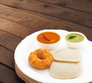 2 Idli + 1 vada                                                   