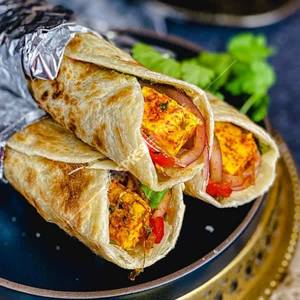 Achari Paneer Roll