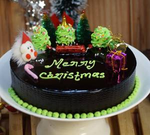 Christmas Chocolate Truffle Cake