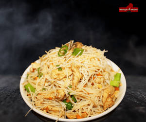Burnt Garlic Chicken Noodles