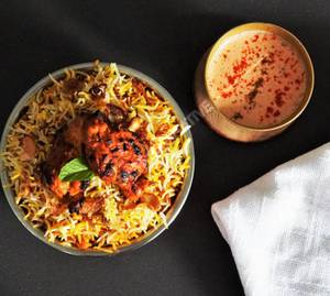 Murgh Tikka Biryani With Raita & Papad