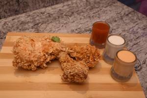 Extra Large Crispy (1pc) + Lollipop (2pcs) + Mayo (1pkt)