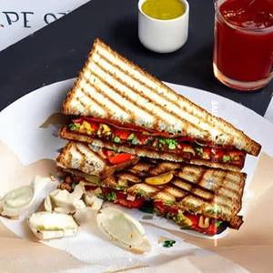 Diet Brown Bread Veg Paneer Sandwich