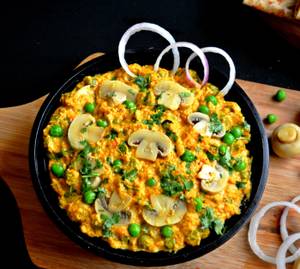 Mushroom Matar Hara Pyaaz