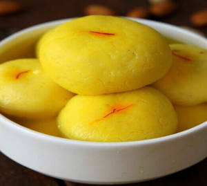 Hot Kamala Bhog [10pcs]