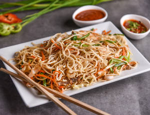 Vegetable Hakka Chow mein