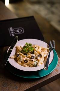 White sauce pasta