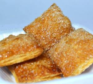 Sweet puffs [4 pieces]                     