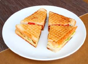 Club Grill Sandwich [2 Slices] (300 Gm)