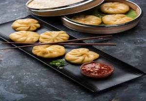 Veg Steamed Momos (6 Pcs)