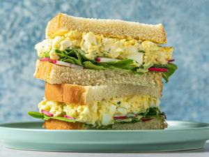 Mashed Egg Sandwich 