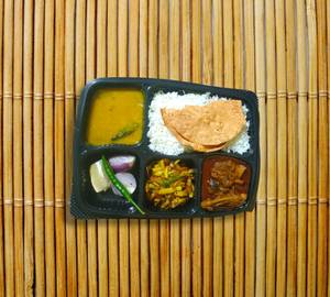 Curry Chicken Rice Thali