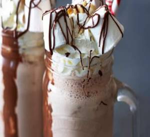 BROWNIE CAKE SHAKE
