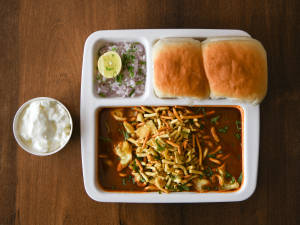 Dahi misal