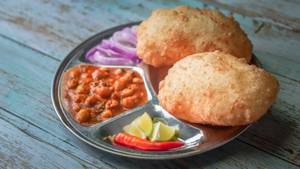 Chana Bhatura