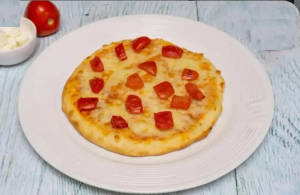 Tomato And Corn Pizza