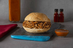 Pulled Chicken & Cheese Burger