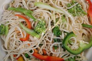 Chilli butter garlic noodles veg