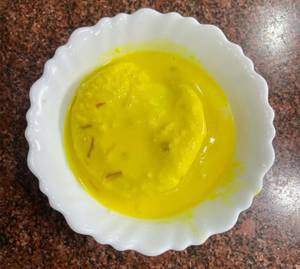 Kesar Rasmalai (1 Pc)