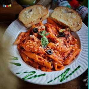 Pompeii's Arrabiata Non-veg Pasta