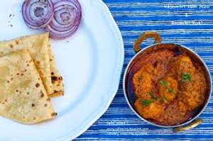 Kashmiri Dum Aloo with 4 Tawa Roti