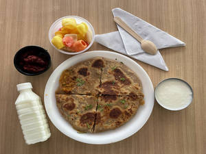 Aloo Paratha With Dahi