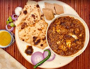 Triangle Paratha with Mutton Curry