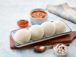 Plate Idli and Single Vada