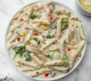 White Sauce Pasta 