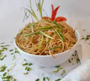 Veg hakka noodles